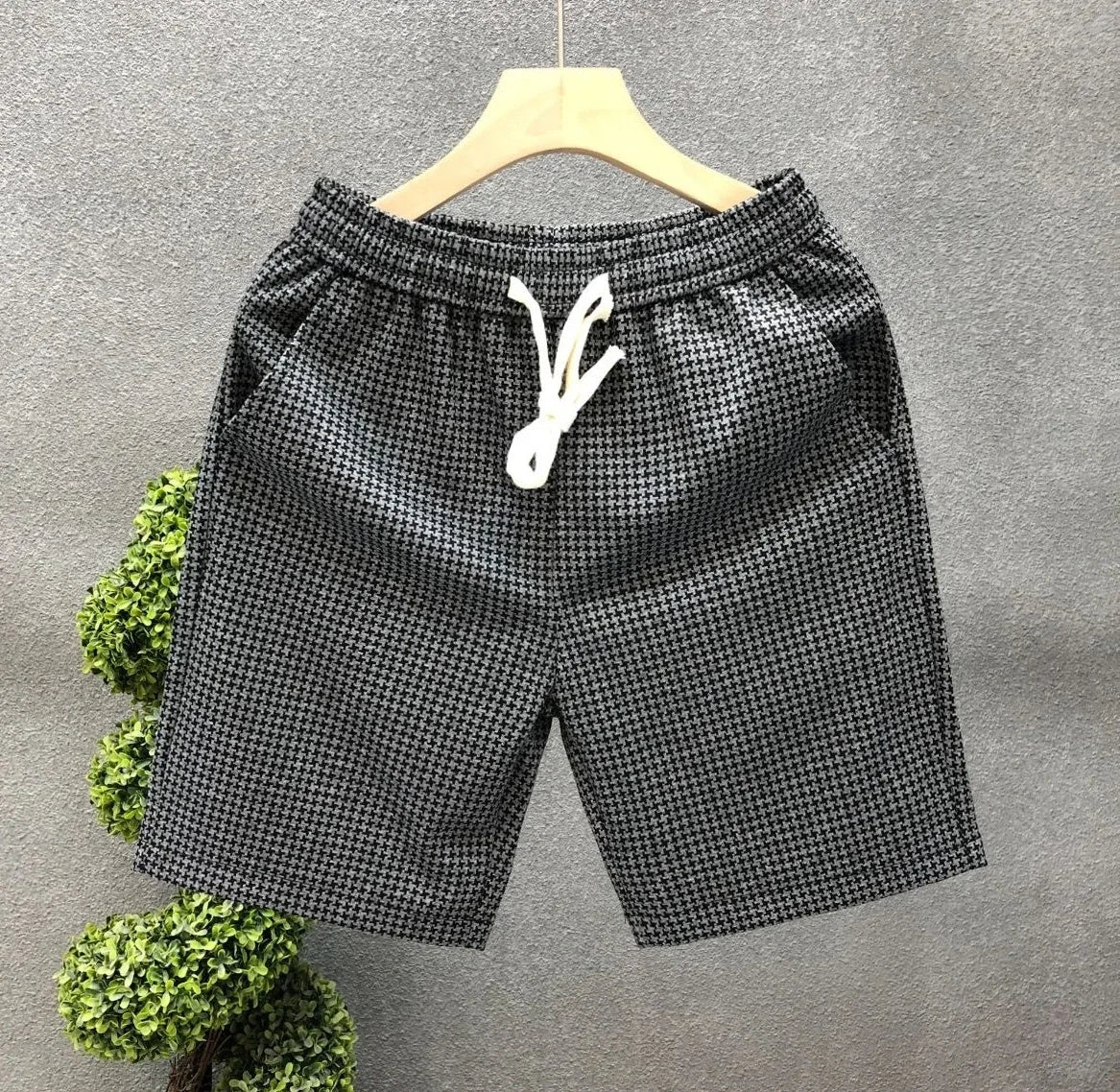 Men's Essential Elastic Waist Wide Sports Shorts